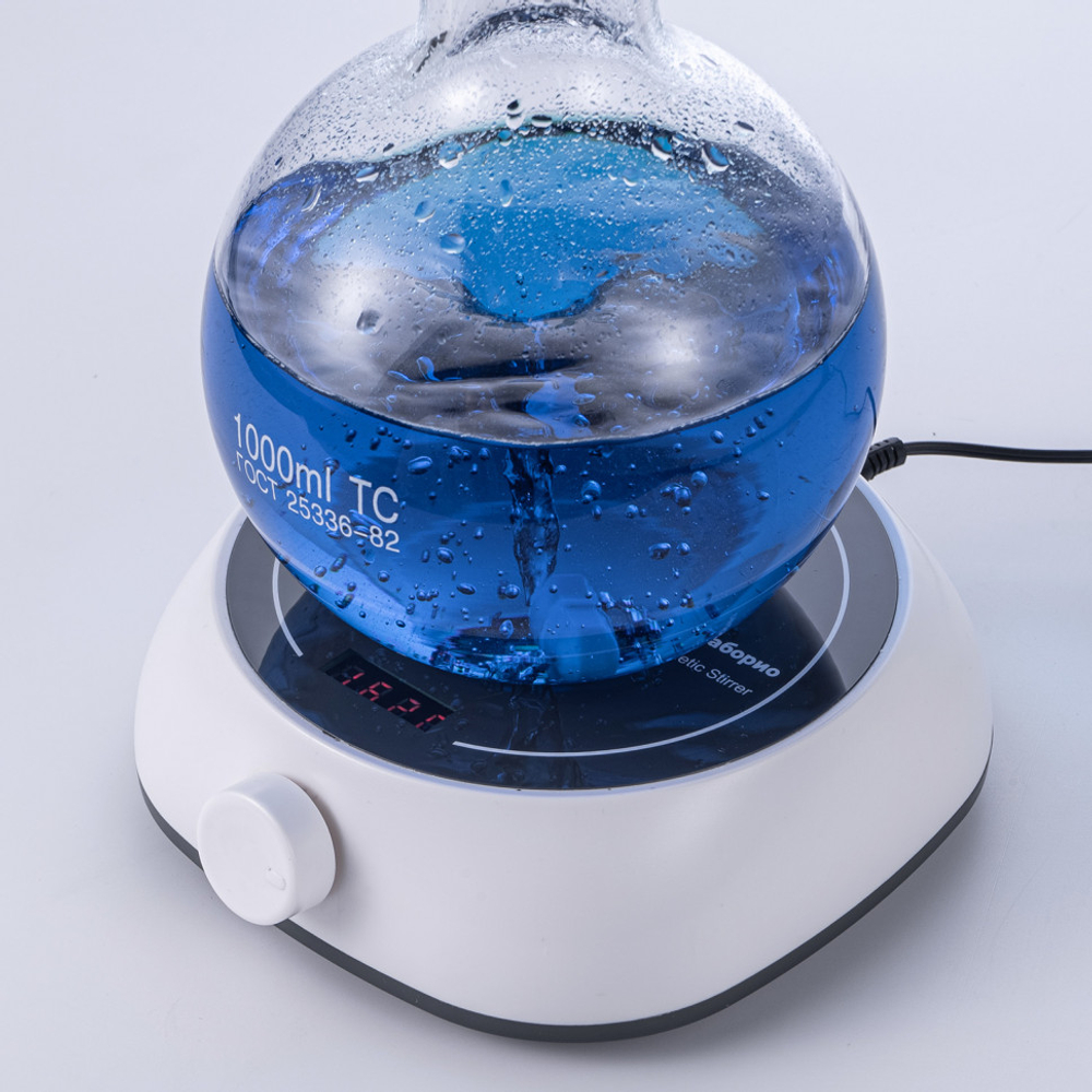 Магнитная мешалка 2 л, 200-2000 об/мин, мощность 5 W, рабочая платформа 135 мм, дисплей, Лаборио MS-5S