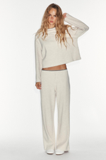МЯГКАЯ ТОЛСТОВКА С КОНТРАСТНОЙ ПОЛОСКОЙ — ZARA