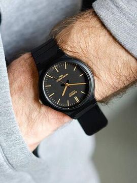 Наручные часы Casio MW-240-1E2