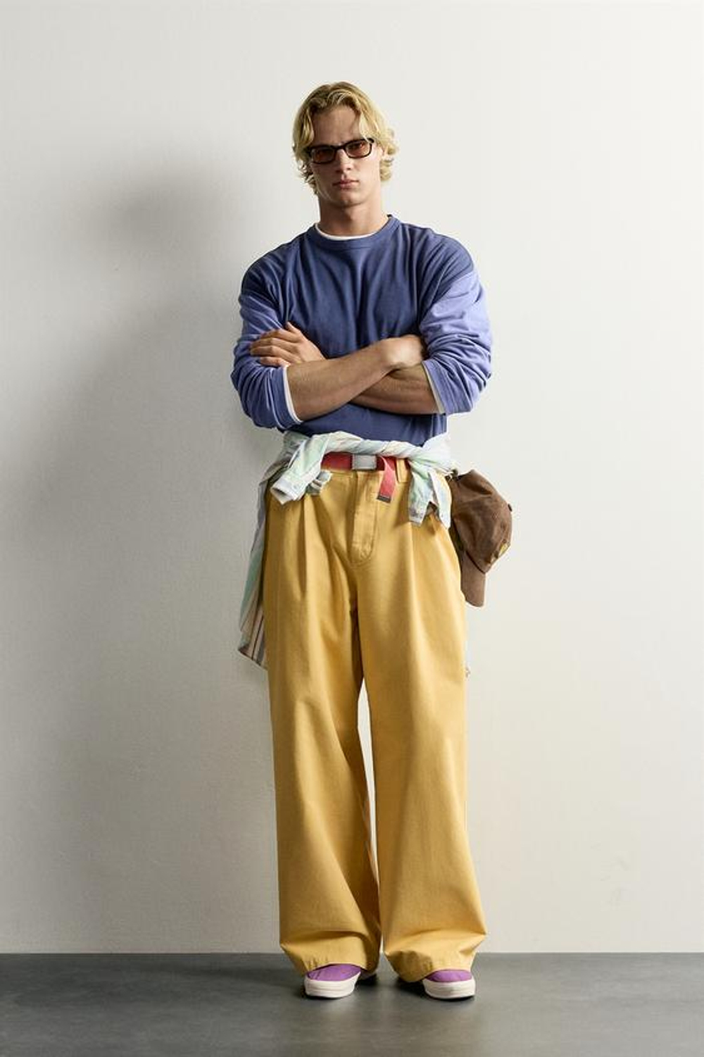 ZARA - FRUIT OF THE LOOM™ БРЮКИ-ЧИНО В СКЛАДКУ, ГОРЧИЧНЫЙ