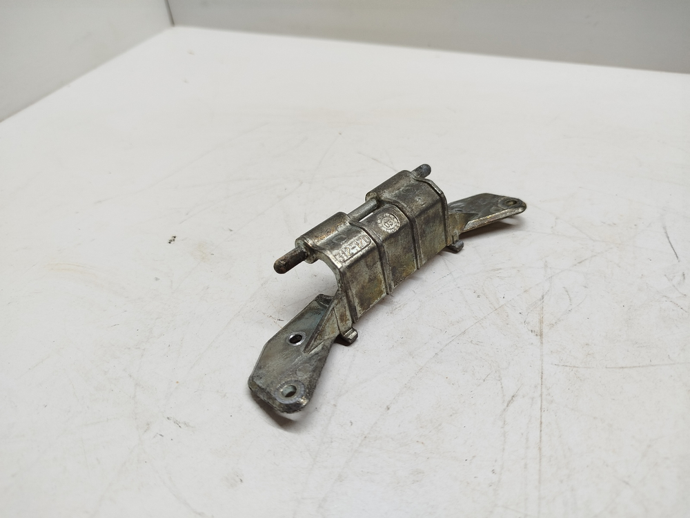 WFB1604 кт281 Петля люка стиральной машины Bosch WFB1604 б/у