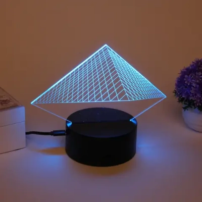 Светильник ночник «3D-Пирамида» на пластиковой подставке, с включателем USB