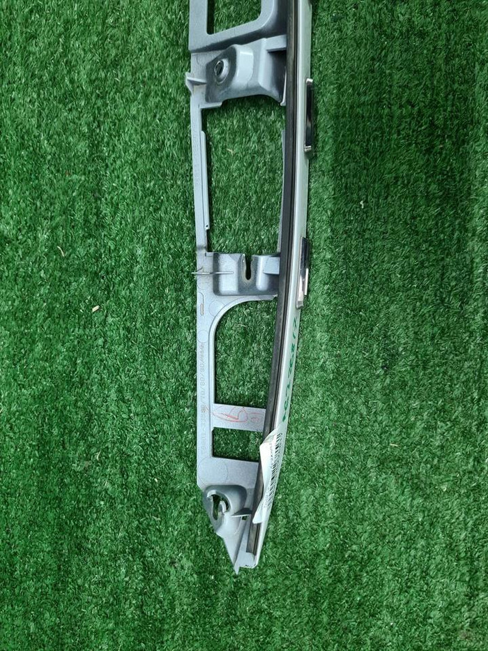 Накладка крышки багажника Toyota Camry xv70 17-нв