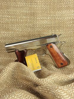 Denix Пистолет авт. "Кольт-45" хромированный, в подарочном футляре