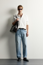 ФУТБОЛКА RELAXED FIT С ВОРОТНИКОМ НА ПУГОВИЦАХ — ZARA
