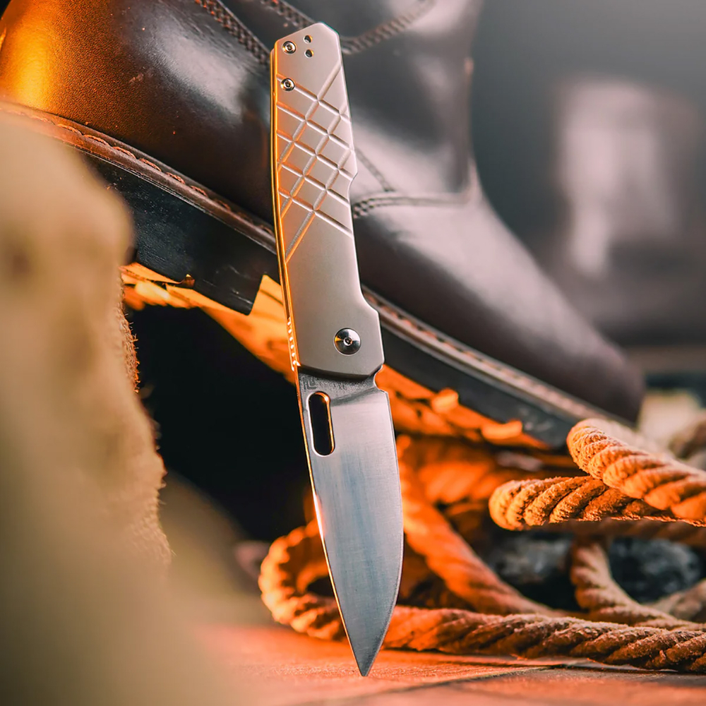Складной нож Artisan Cutlery Gambit Queen, сталь CPM S90V, 1874G-GY