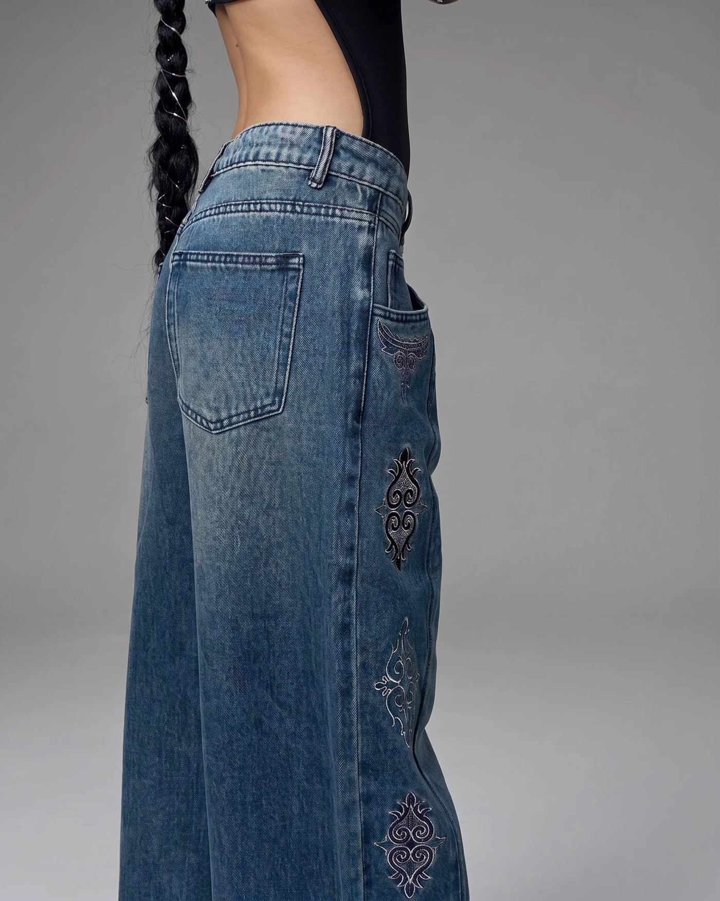 Dark Indigo Blue Jeans with Vertical Embroidery