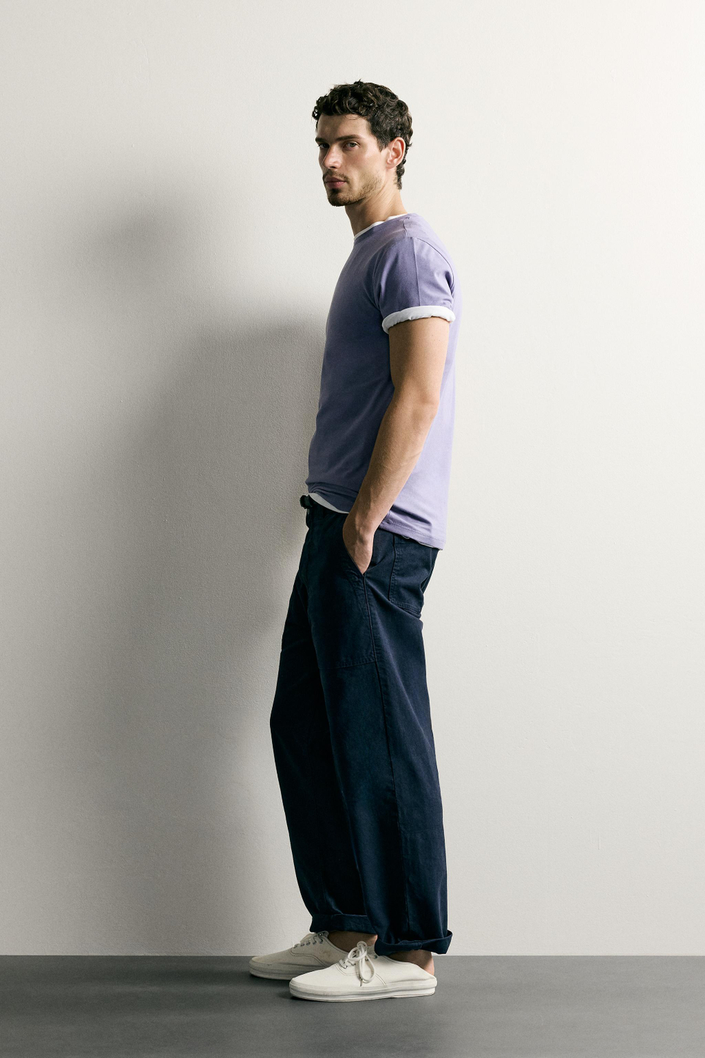 БАЗОВАЯ ФУТБОЛКА SLIM FIT /01 — ZARA