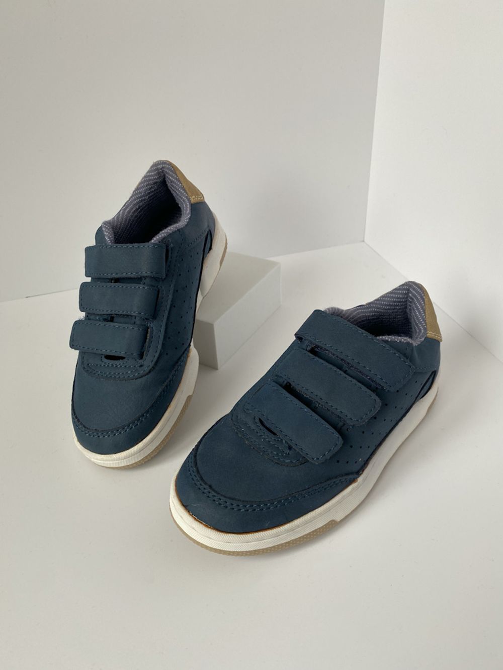 Новые кроссовки Zara, 27