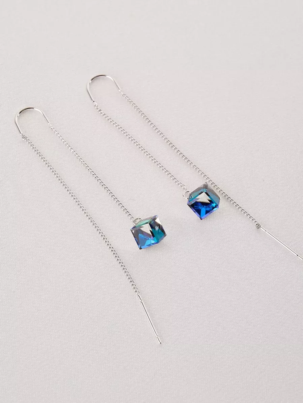 Серьги-протяжки Миражи с синими кубиками Swarovski