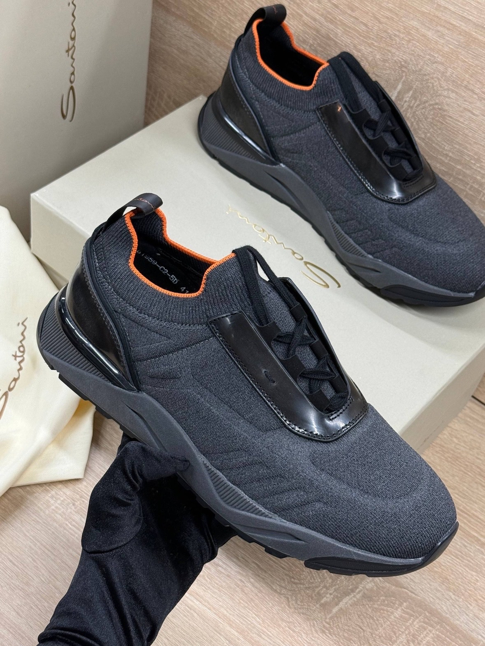 Кроссовки Santoni