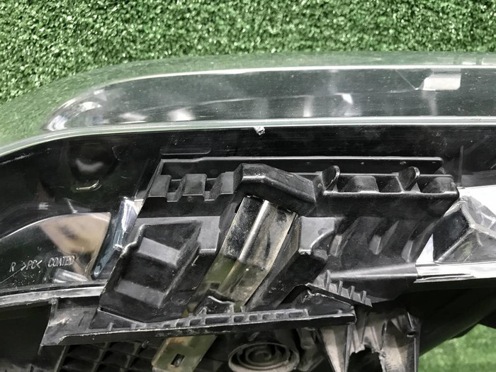 Фара правая BMW X1 F48 (2015-2019) LED