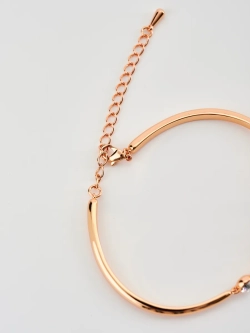 Жесткий браслет Эльза с белыми камнями Swarovski