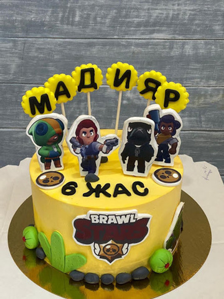 Торт на день рождение Бравл Старс, Brawl Stars в желтом цвете