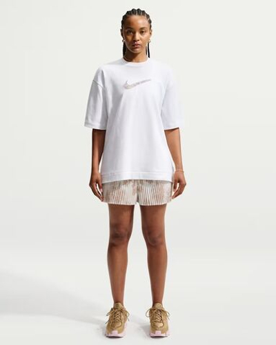 Наоми Осака Женские шорты с нормальной посадкой, длина 8 см - NIKE
