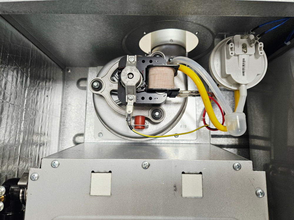 Вентилятор ERCO для NAVIEN NGB210 13K-24К/NGB210 System 20H-24Н (арт. 30021858B_н/о)