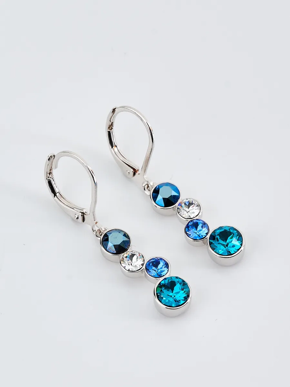 Серьги-подвески Эльза с синими кристаллами Swarovski