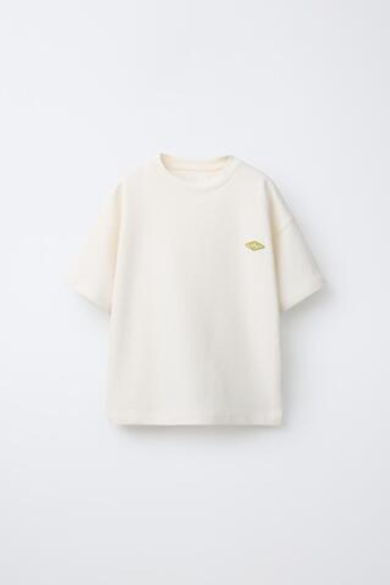 ZARA ФУТБОЛКА ИЗ ТКАНИ ОТТОМАН С НАШИВКОЙ, ЭКРЮ