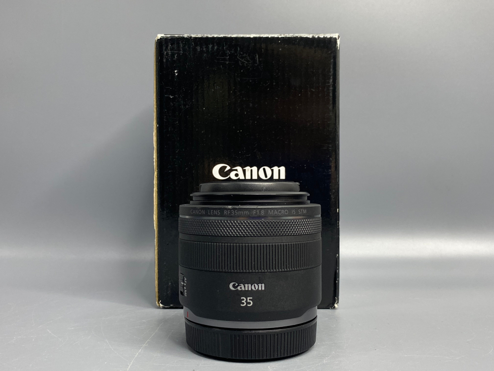 Canon RF 35mm 1.8 Macro IS STM