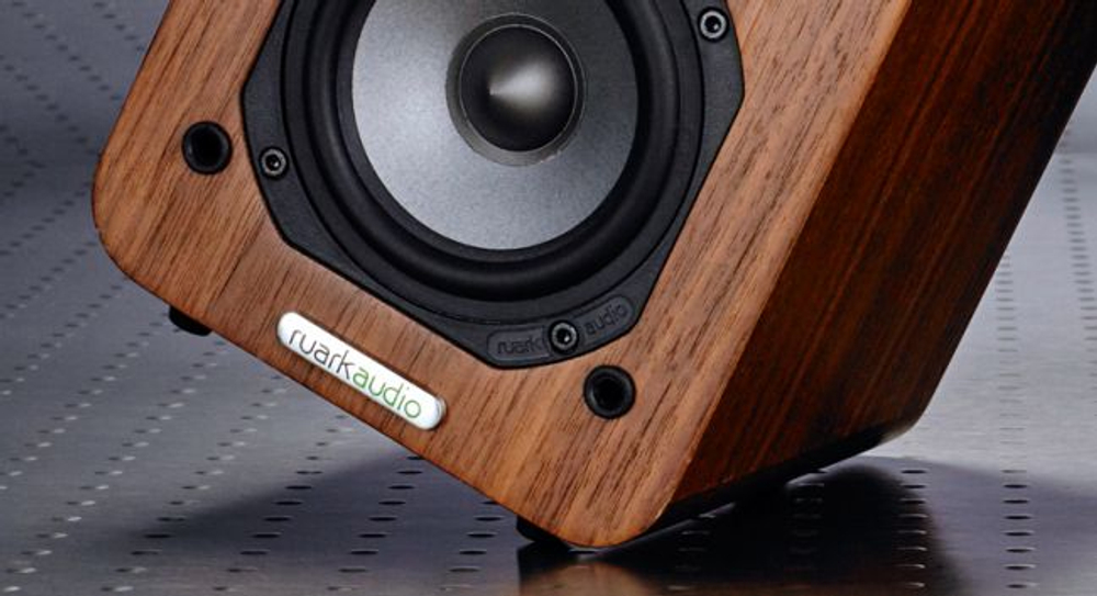 Ruark MR1 Mk2 Rich Walnut активная беспроводная полочная акустическая система (пара)