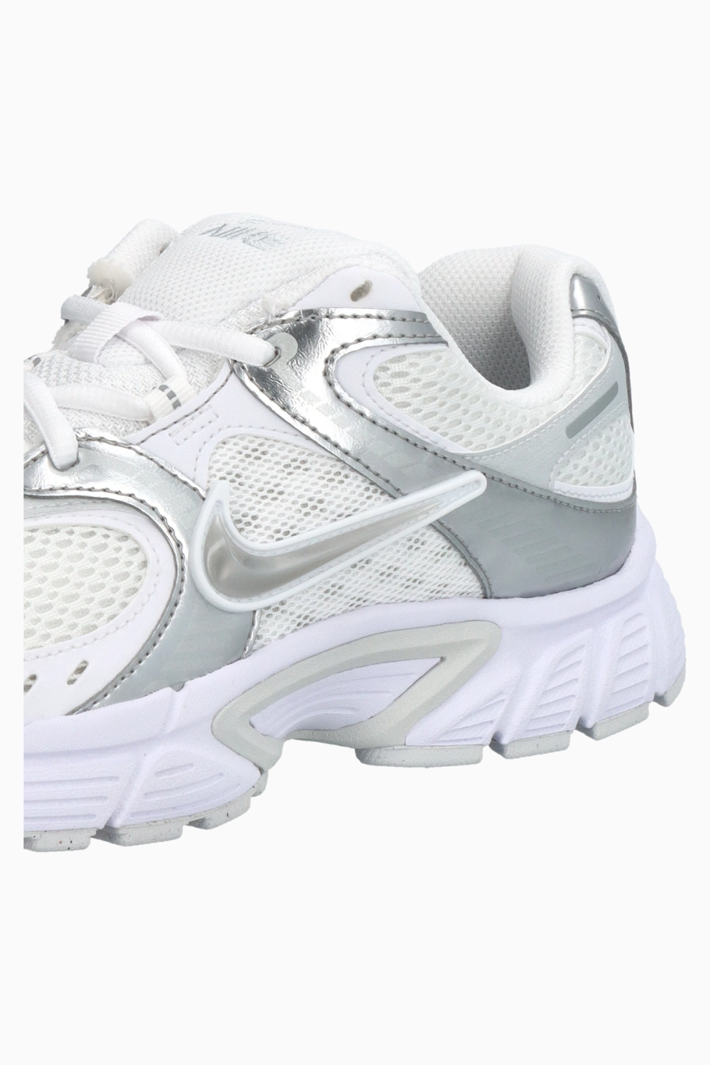 Кроссовки Nike V5 RNR - серебряный
