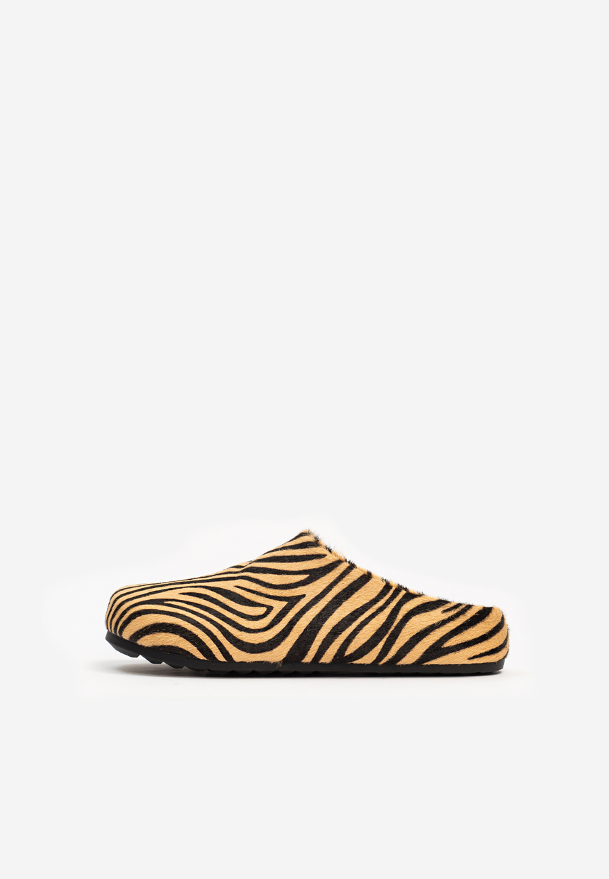 mule pony zebra latte