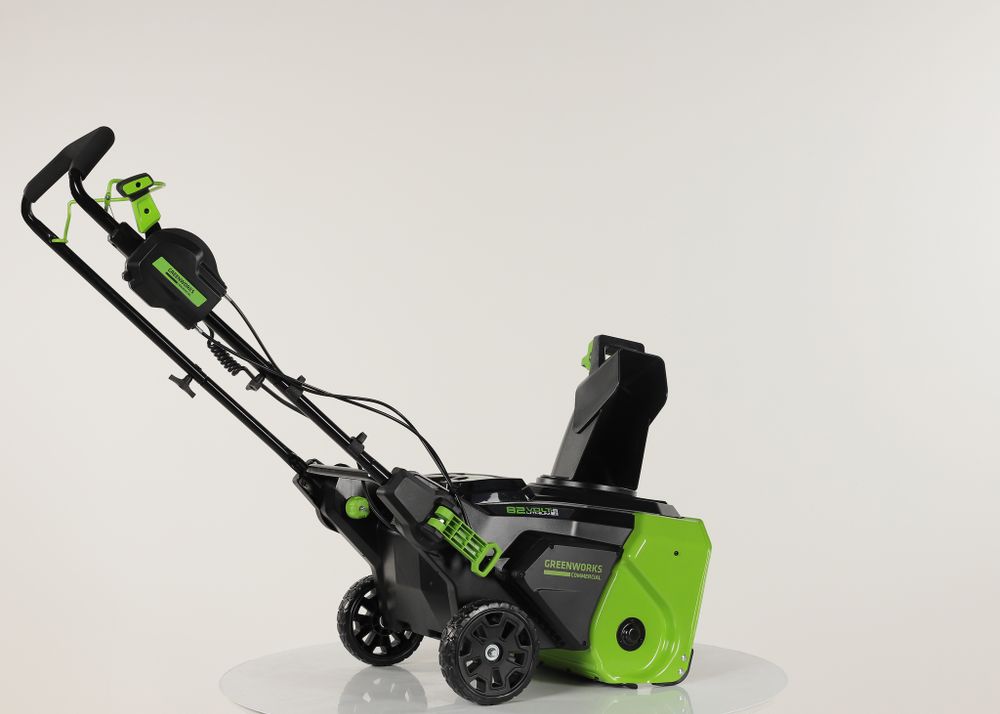 Аккумуляторный снегоуборщик Greenworks GD82STK5, 2602507UС ,82v, 56 см, c АКБ 2x2.5Aч и ЗУ