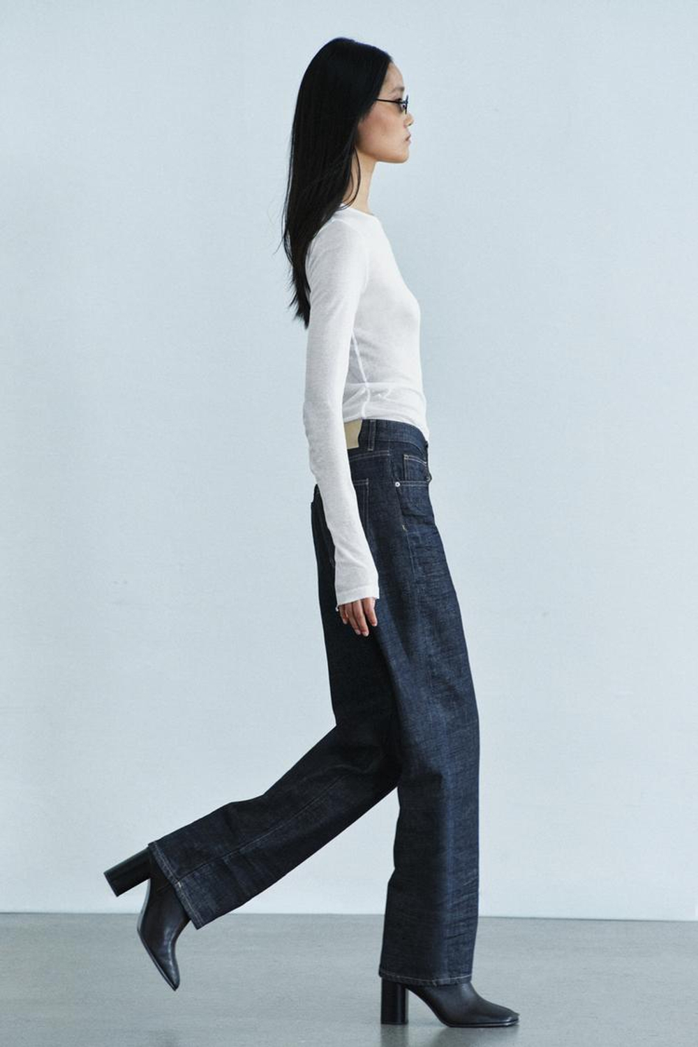 ZARA ДЖИНСЫ ПРЯМОГО КРОЯ СО СРЕДНЕЙ ПОСАДКОЙ — ZW COLLECTION, СИНИЙ