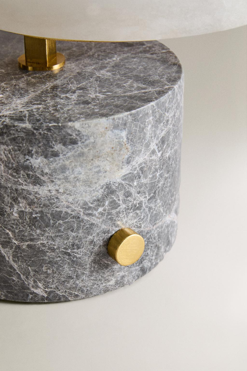 ZARA HOME НАСТОЛЬНАЯ ЛАМПА ИЗ АЛЕБАСТРА И МРАМОРА, СЕРЫЙ