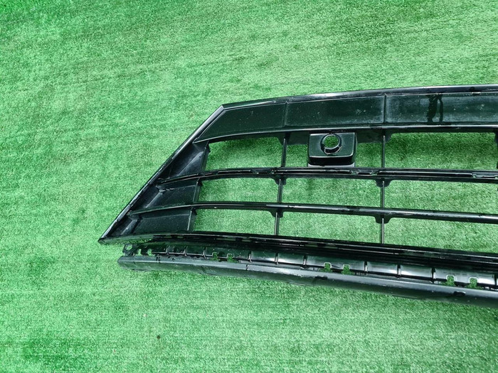 Решетка переднего бампера VW Tiguan 2 16-20 R-line