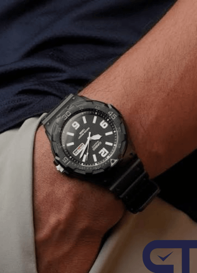 CASIO MRW-200H-1B2 — спортивные аналоговые часы с вращающимся безелем