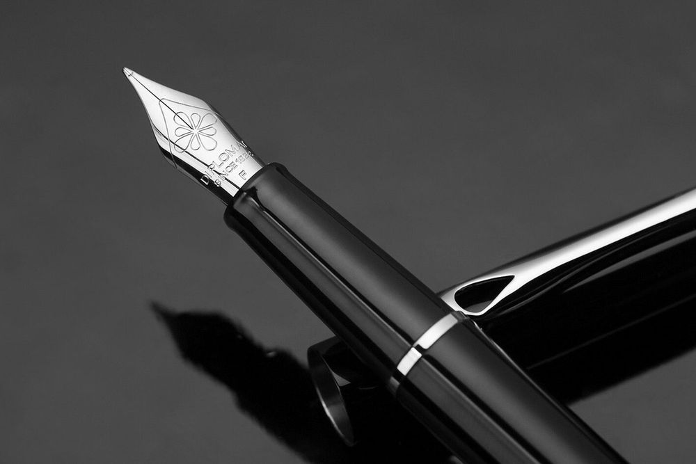 Перьевая ручка Diplomat Traveller black lacquer F (D10424950) 6