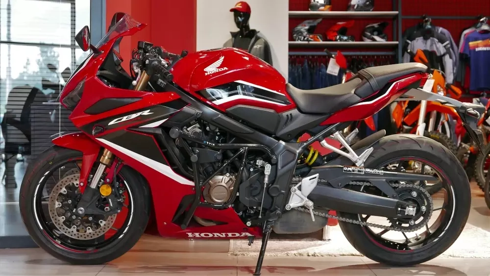 Honda CBR 650R red