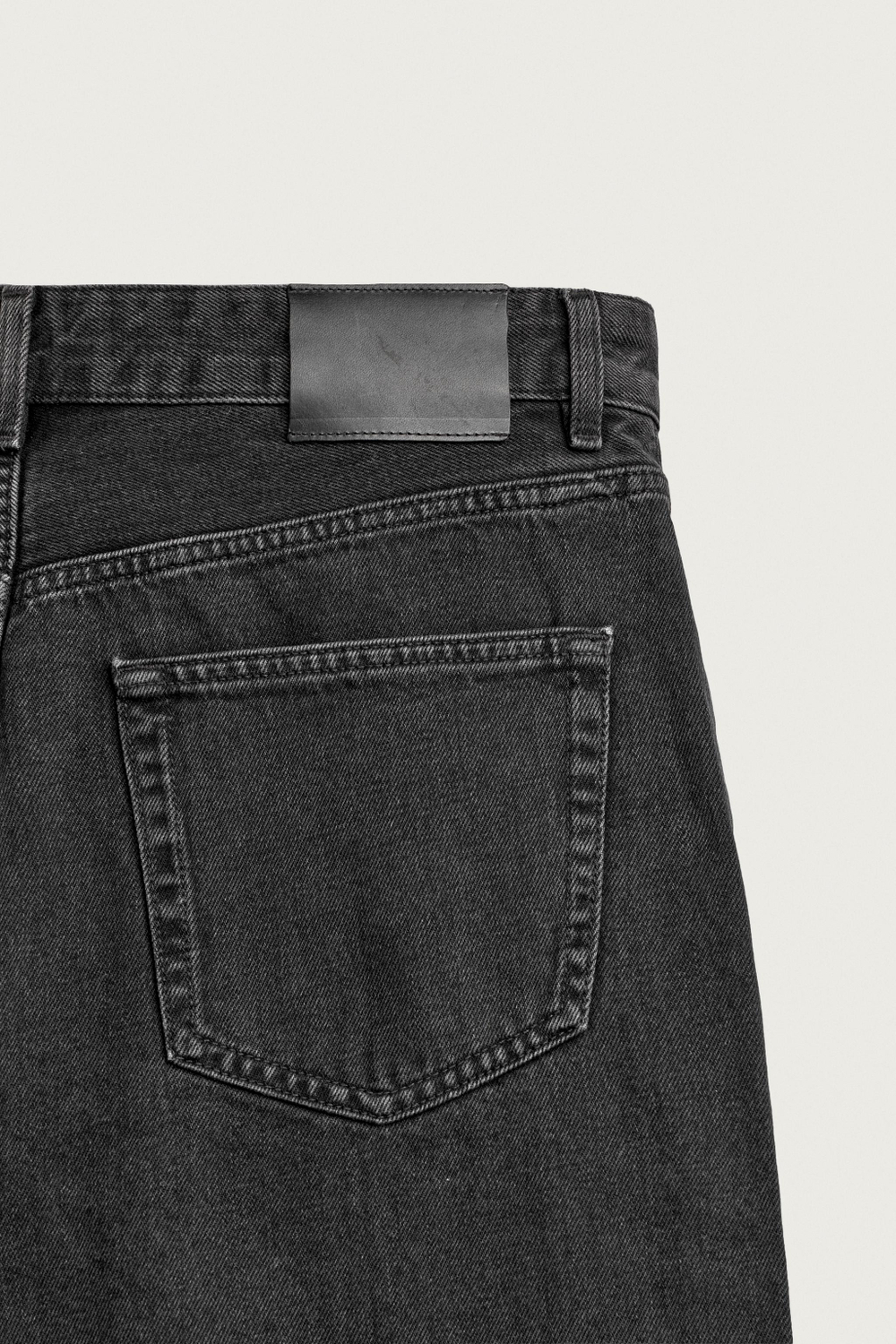 ДЖИНСЫ СВОБОДНОГО КРОЯ УКОРОЧЕННОЙ ДЛИНЫ — ZARA