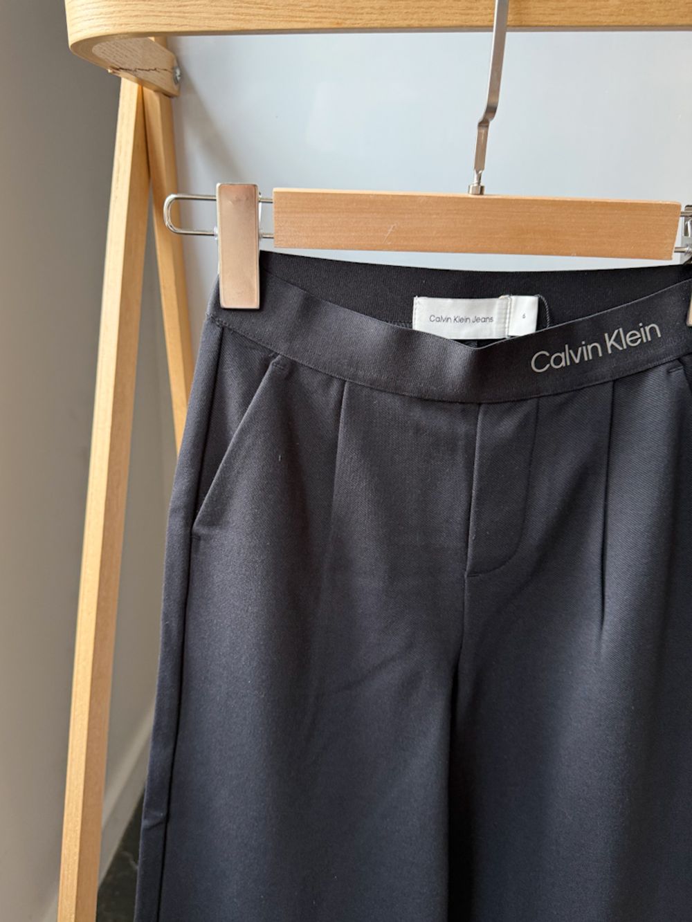 Новые брюки Calvin Klein, 116