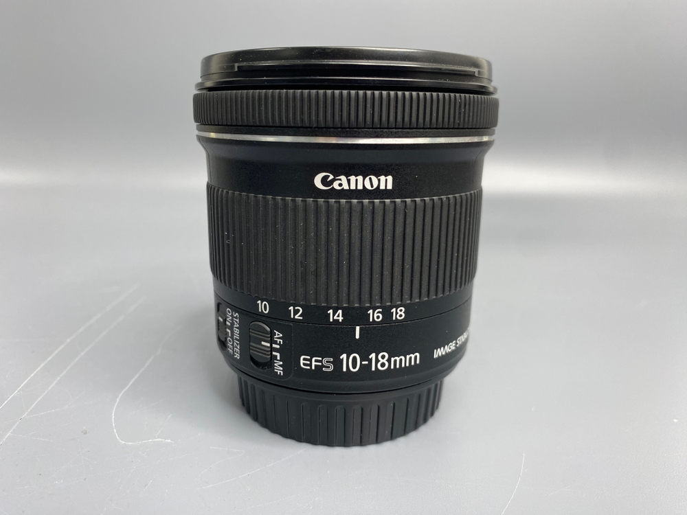 Canon EF-S 10-18mm 4.5-5.6 IS STM Маленькие сколы