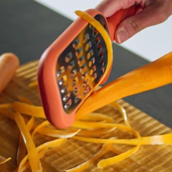 Терка крупная+овощечистка 2-в-1 с ручкой 32см Trebonn Kitchen Tools красный