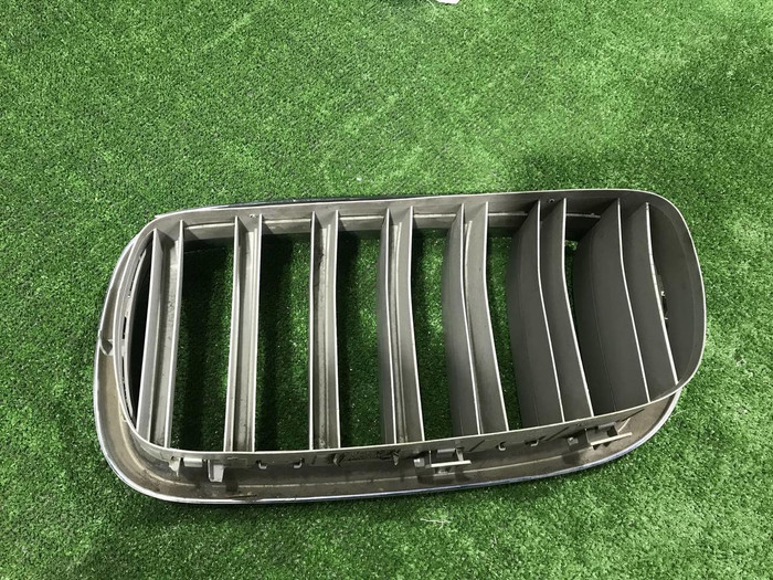 Решетка радиатора правая BMW X5 F15 X6 F16 (13-18)