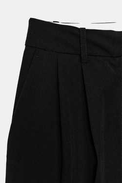 ZARA ДЛИННЫЕ ШОРТЫ-БЕРМУДЫ СО СКЛАДКАМИ, ЧЕРНЫЙ