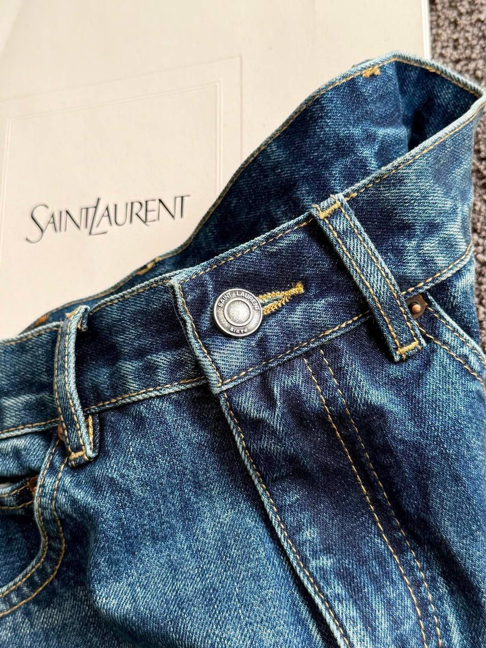 Джинсы Yves Saint Laurent