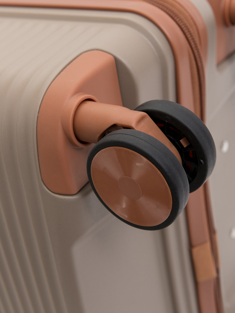 8012 52 24" Чемодан