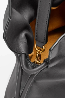 Loewe Сумка-клатч среднего размера Flamenco из телячьей кожи наппа, черный