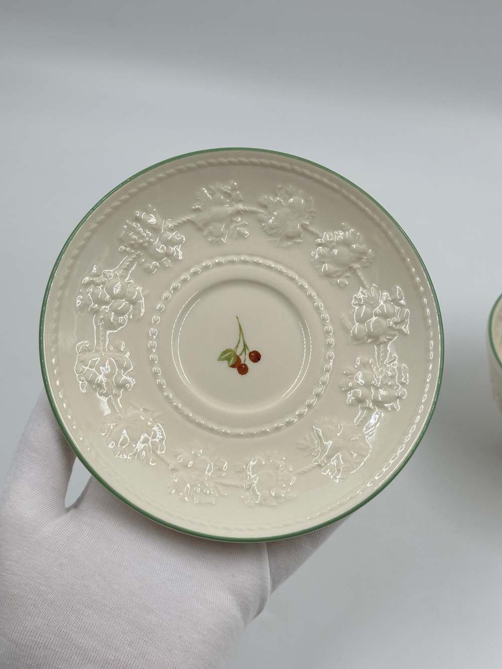 Чайная пара Wedgwood Festivity Raspberry
