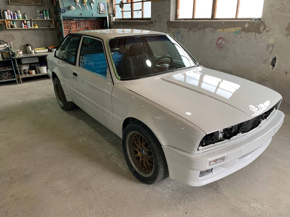 BMW E30 Mtech2 Передний бампер (Реплика "Стекловолокно")
