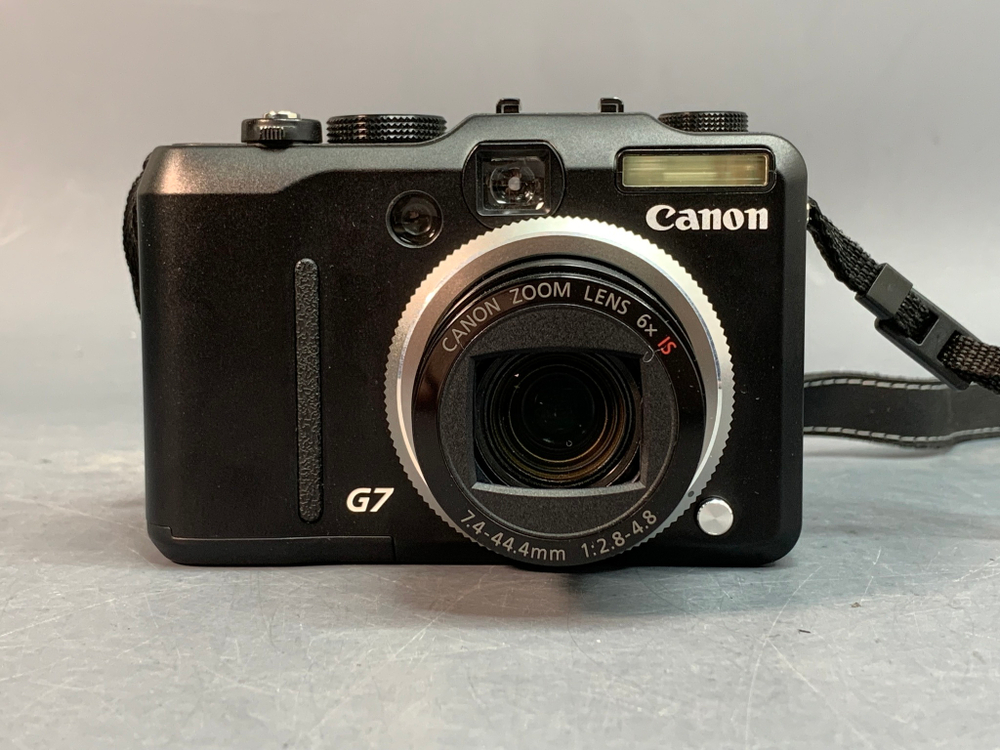 Canon PowerShot G7 полосы на экране.