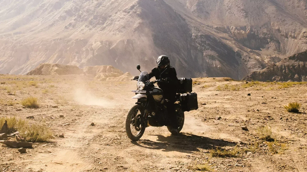 Royal Enfield Himalayan 450 Hanle Black (Premium)