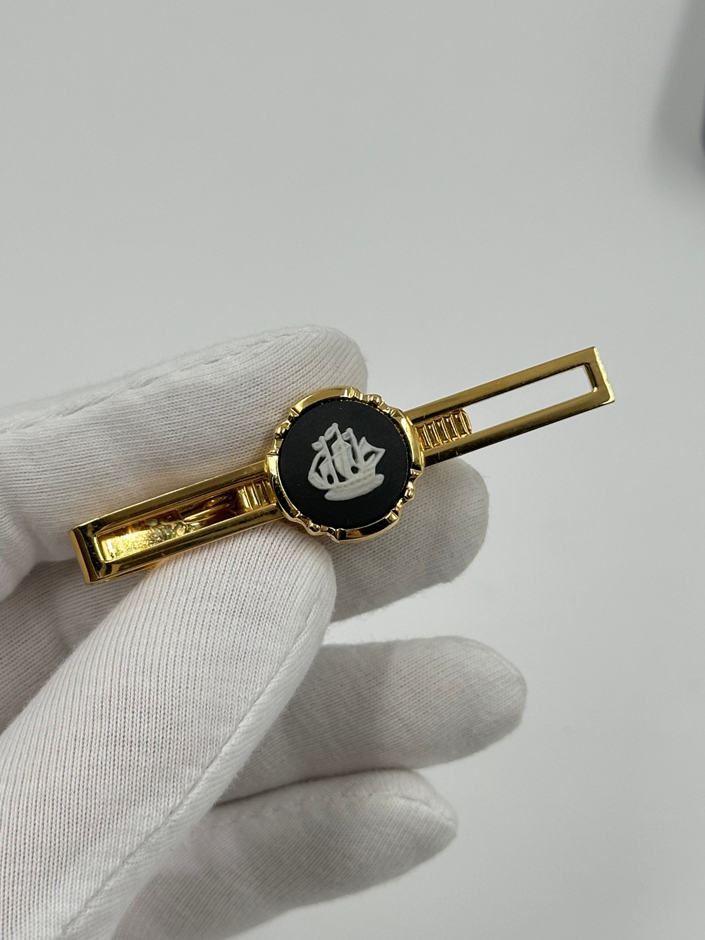 Комплект из запонок и зажима для галстука Wedgwood