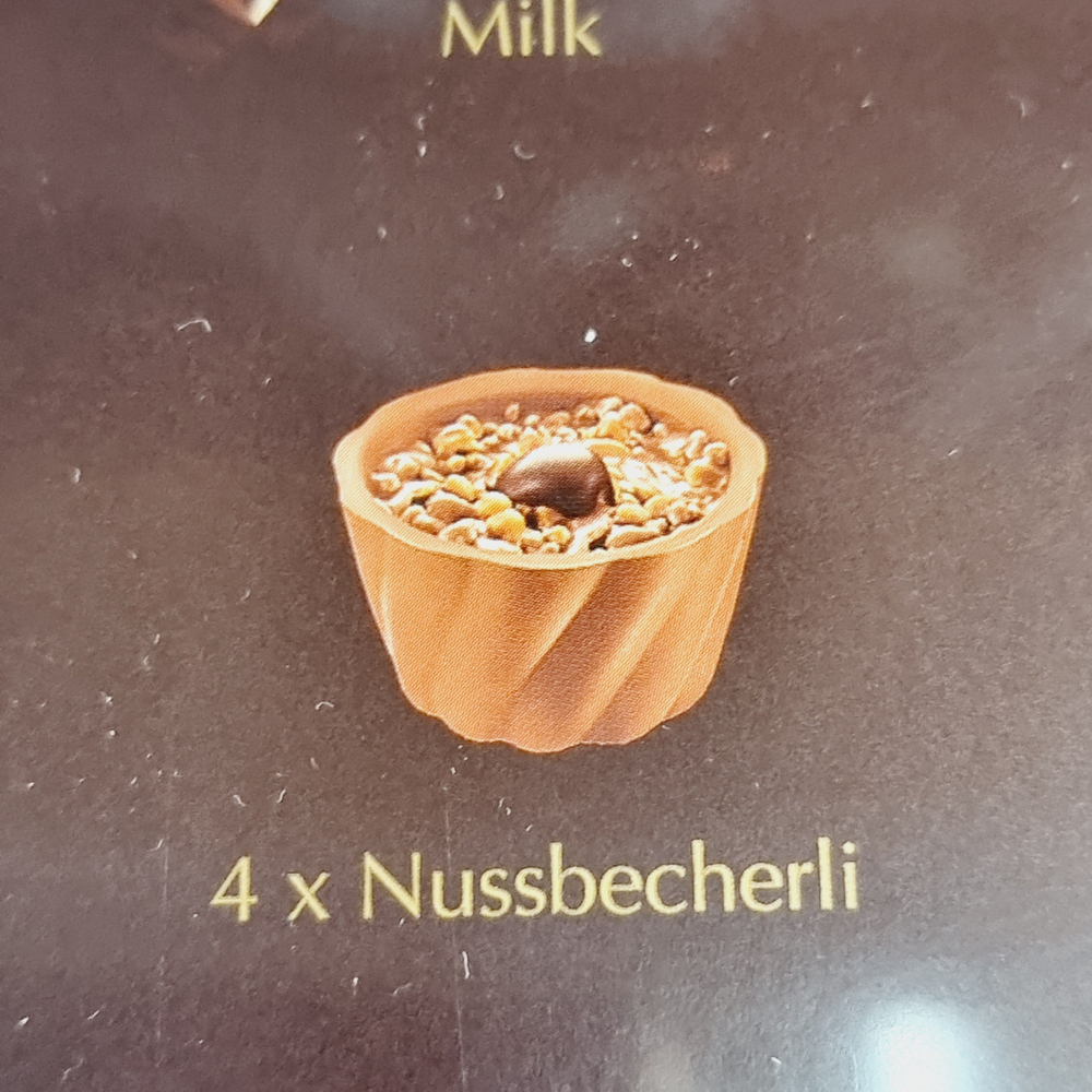 Адвент-календарь Lindt Christmas tradition с шоколадными конфетами ассорти 253 г (Из Финляндии)