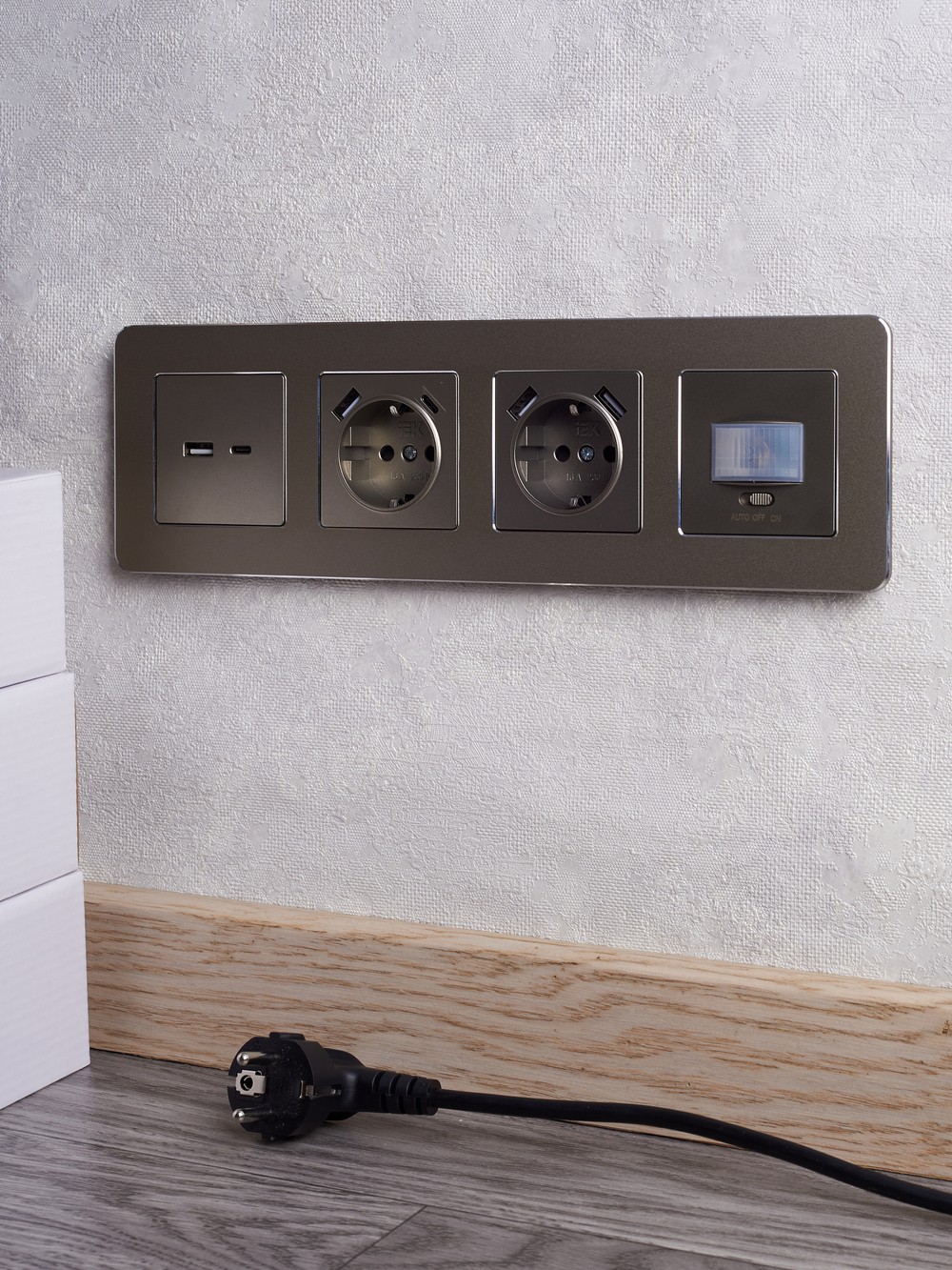 BRITE Розетка USB A+C 18Вт РЮ11-1-БрШ шампань IEK