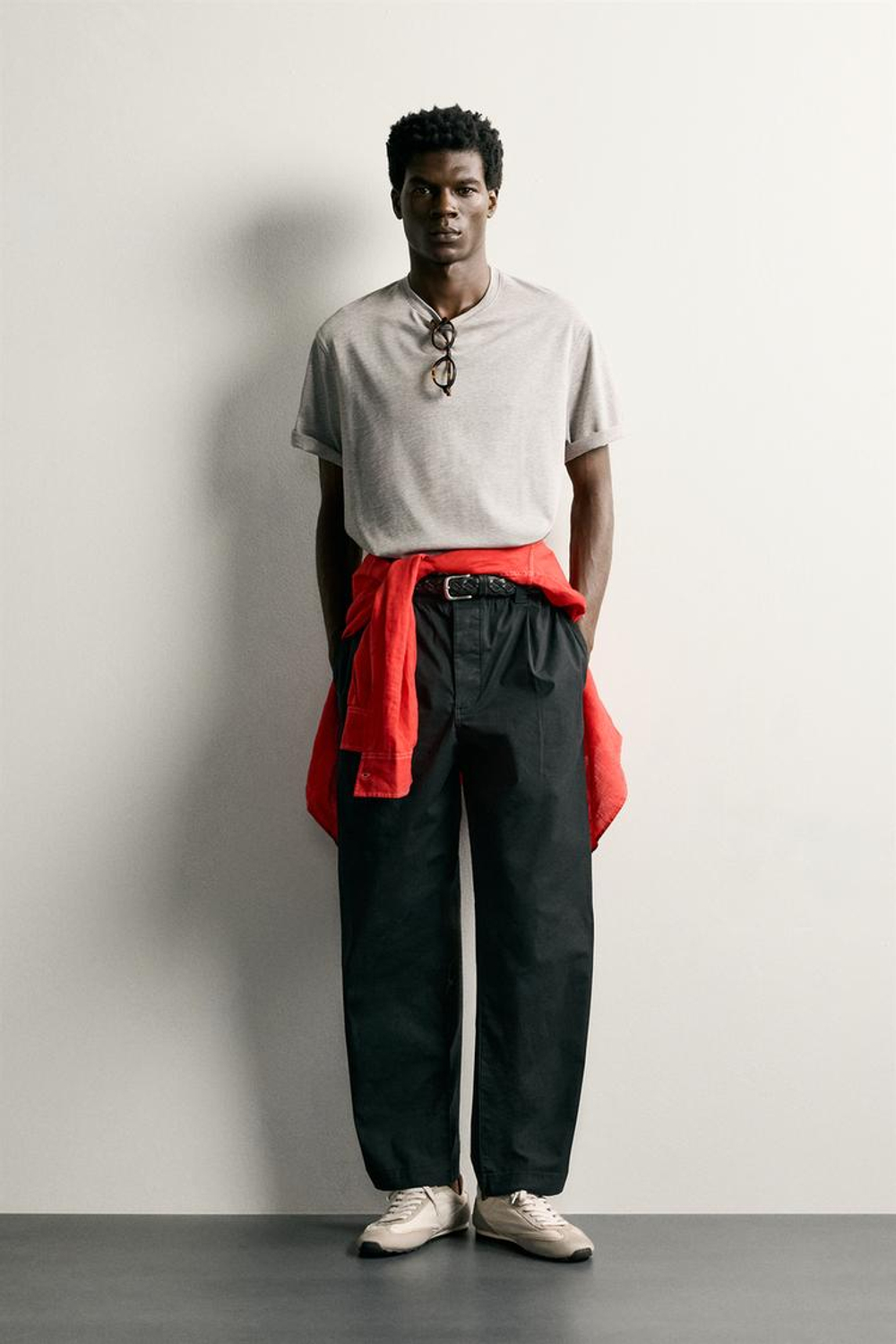 ZARA БРЮКИ RELAXED FIT СО СКЛАДКАМИ, ЧЕРНЫЙ